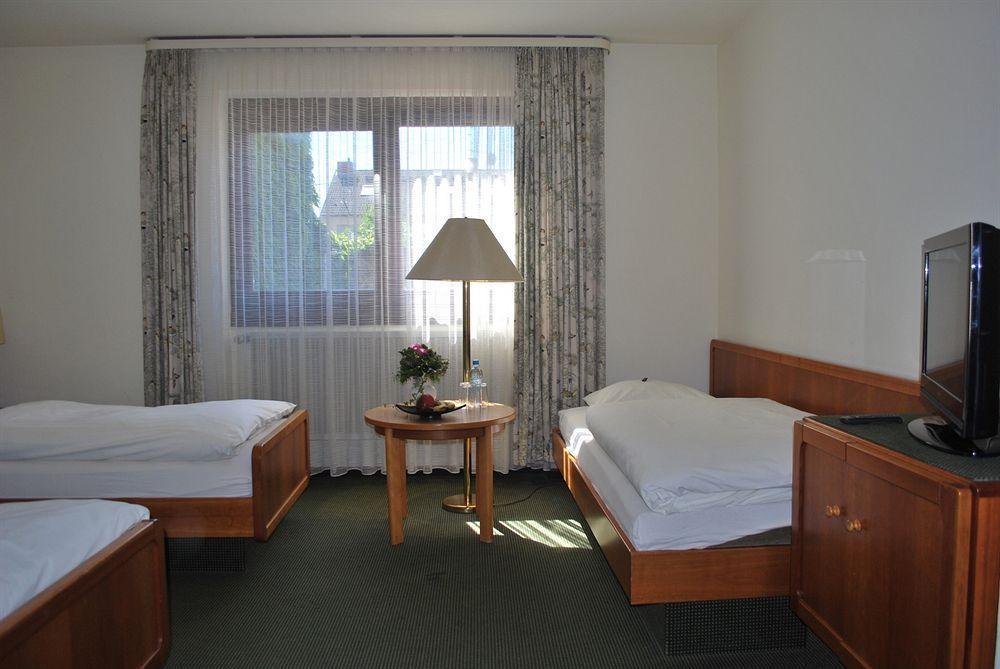 Hotel Rheingauer Tor Гохгайм-ам-Майн Екстер'єр фото
